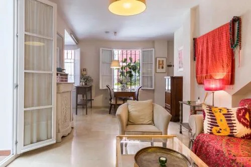 Lirio de Sevilla Apartment with a pool in the old town