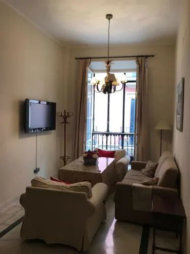 nice apartment on Calle Cuna, 2 balconies