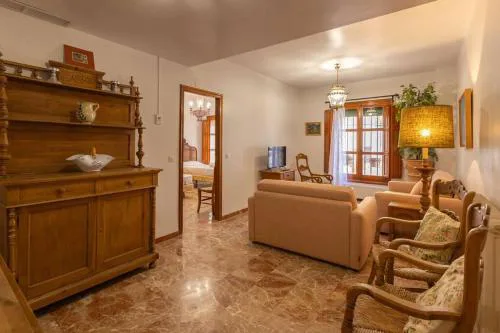 Santa Cruz Refinadores Suite by Valcambre