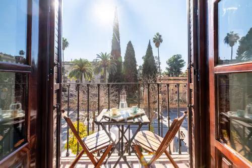 SF Apartamento con balcones con vistas al Hotel Alfonso XIII y a la Universidad