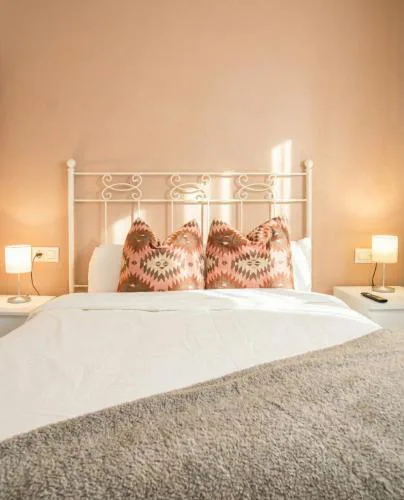 Spacious 2 bedroom apt in the heart of Triana