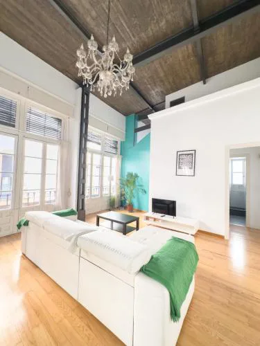 Stylish 1BR Central Apt, AC, Near Top Sight, Private Parking Opt