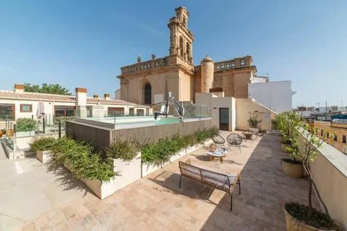 Three bedroom duplex with terrace and pool