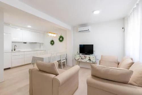 Whitey House in Triana