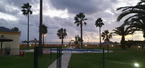 La Tortuga I, encantador apartamento con garaje en primera línea de playa