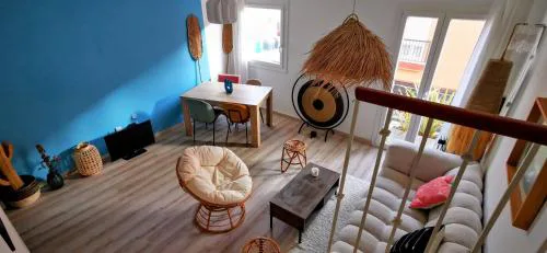 Tarifa central Duplex with private parking and patio