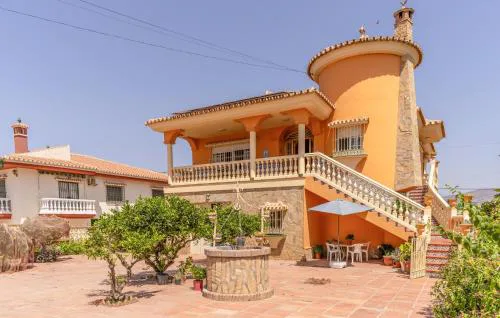 3 Bedroom Amazing Apartment In Torre Del Mar