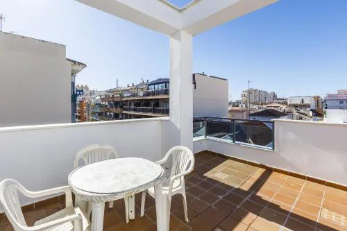 A&N Sunlit Penthouse Steps from the Beach Torre del Mar