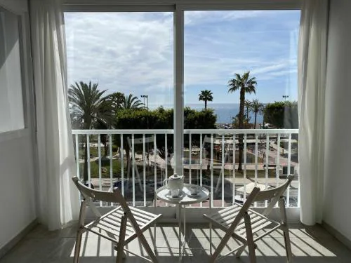 APARTAMENTO 2 HABITACIONES FRONTAL AL MAR 3