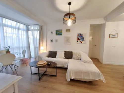 Bonito apartamento céntrico al lado del mar