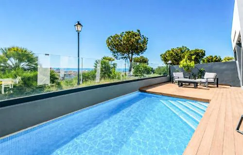 Lovely Home In Torre Del Mar
