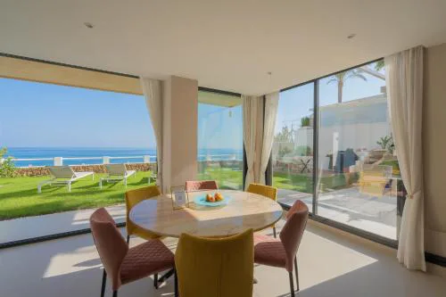 250sqm Garden Duplex with Jacuzzi, Sea View Cinema