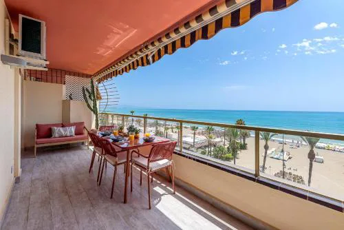 797HOLIDAY RENTALS- Piso contemporaneo frente al mar