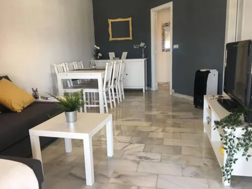 Apartamento con aire acondicionado en urbanización con piscina