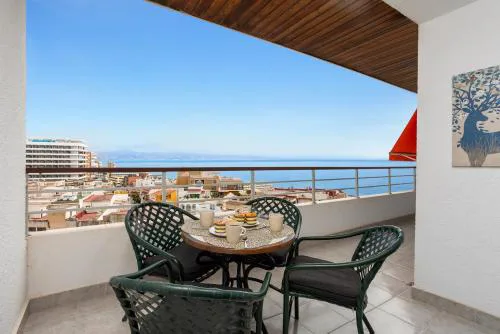 Apartamento con terraza y vistas al mar - Nogalera II by Rent Me