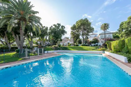 Carihuela Torremolinos with Pool and free Parking 5 m Beach