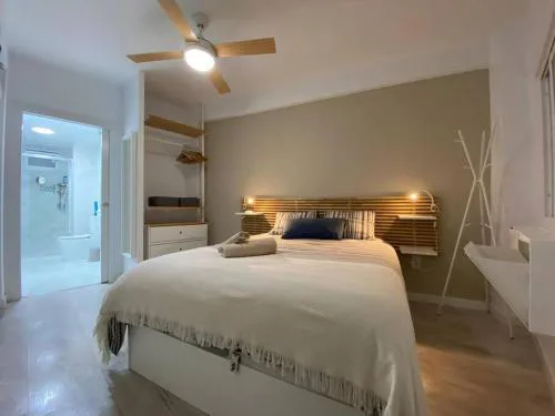 Casa Picaso Elegance, one bedroom city center apartment with balcony BY NAMASTE ELITE