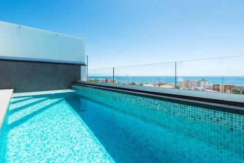 DelSol Villa - Modern Private Pool Villa Short Walk to Beach