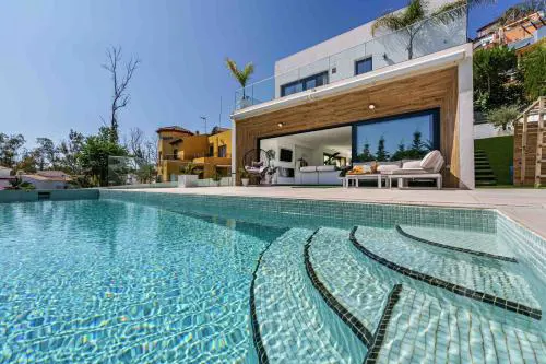 Fabulosa Villa Foresta en Torremolinos para familias con piscina privada