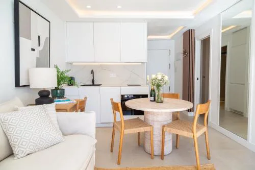 Joan Miró Luxury Apartment