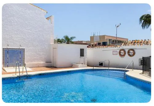 La CASA en La Carihuela playa a 4 minutos a pie
