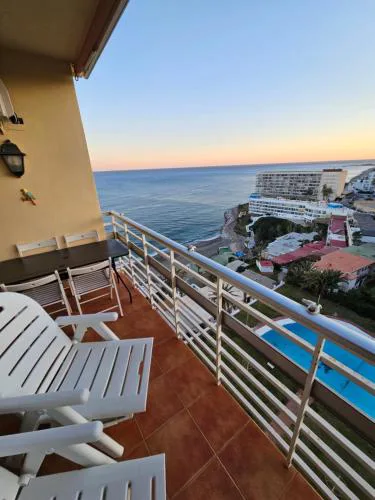 La Roca-Mediterráneo Views, 8th Floor-New Kitchen- POOL- Parking-Air Conditioning, Ceiling Fans & Free WIFI