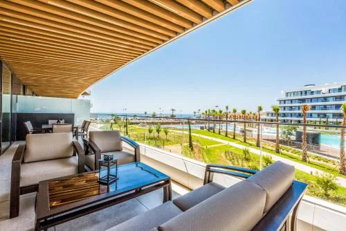 Luxury beachfront 3BR in Nereidas with Pools Spa Gym