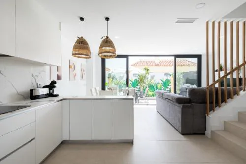 Luxury Townhouse, Infinity Pool & Ocean Views