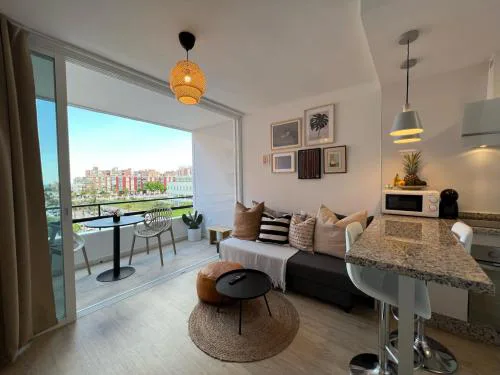 Stylish and comfortable one bedroom with sea view