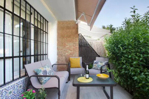 Sunny bungalow with sea view nearby Carihuela Beach