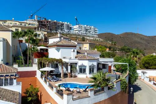 Luxurious villa in Tamango Hill