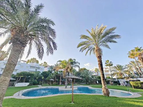 Puerto Rey Bajo - Cerca de la playa con jardin privado