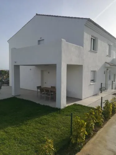 CASA ROMPEOLAS Atlanterra