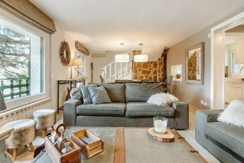CASA FIR by Cardi Suites
