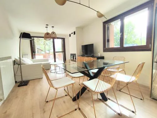 CHECK-IN CASAS Mala de Anciles