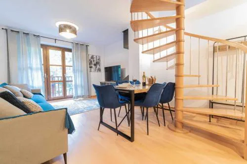 LOIRA CASA SANCHINES: Cálido dúplex en Benasque