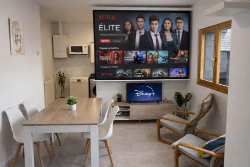 Apto Espert l Cine l Garaje l BBQ I Tenis l Wifi