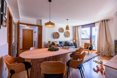 El Nido del Pirineo Estilo y Calidez en Villanúa