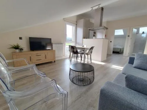 LlanesBNB ático moderno de 2 dormitorios dobles y parking