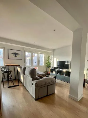 Piso de 2 habitaciones en centro, zona muy tranquila con playa a 2 min andando