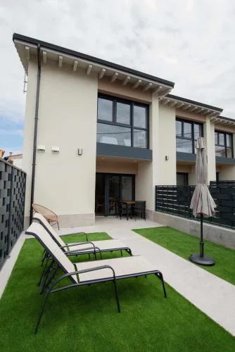 ADOSADO-DUPLEX ADAPTADO zona de playa y montaña