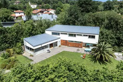 Gestiona2R - Casa familiar en Llanes 4 dormitorios Jardín privado