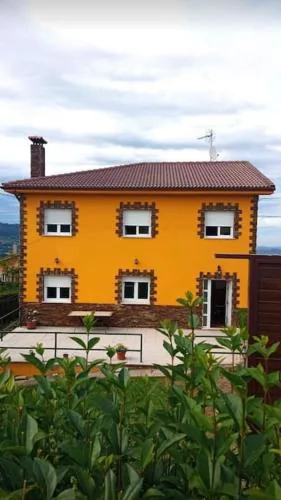 Casa con finca en Oviedo El Casero