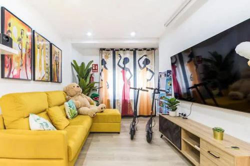 LUJO Parking, Proyector, Maquinita y Patinetes
