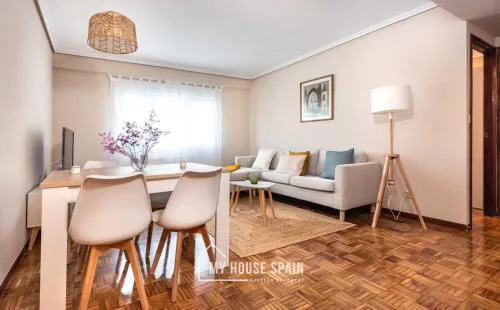 MyHouseSpain - Amplio y céntrico piso en Oviedo