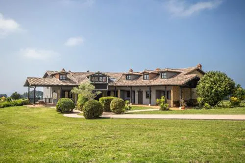Rural Villa with Sea Views