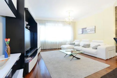 Apartamento frente al Guggenheim con wifi y parking privado ZBE -bajas emisiones gratis