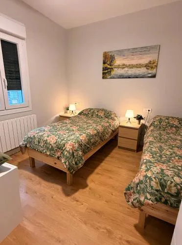 Habitación en apartamento con zonas comunes compartida H2