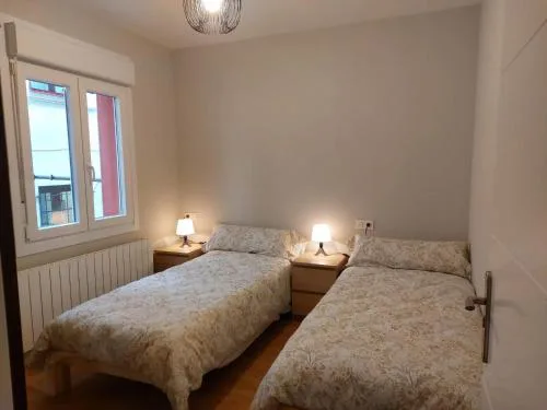 Habitación en apartamento con zonas comunes compartida H3