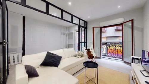 Historic Center Albizuri Residence, Bright, Spacious 3BR Apartment Ideal for Groups